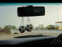 soccerballs.jpg (149350 bytes)